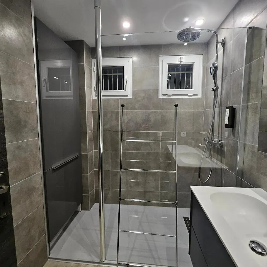 Apartment Appartement Les Pieds Dans L'Eau Avec Terrasse Et Jardin Bandol Frankreich